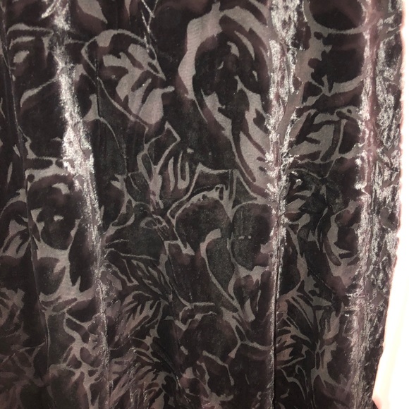 Dress black velvet bohemian fit flower design - Picture 5 of 5